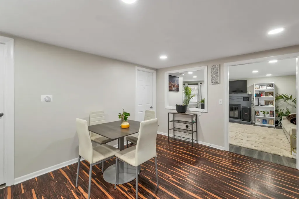 45 Crescent Lane Manchester NH 03109