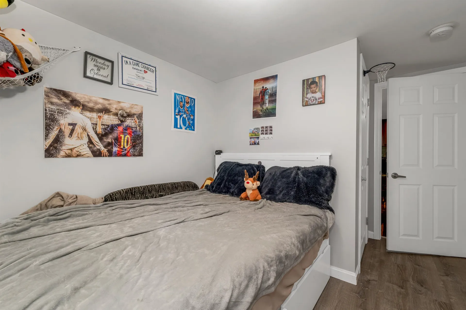 45 Crescent Lane Manchester NH 03109