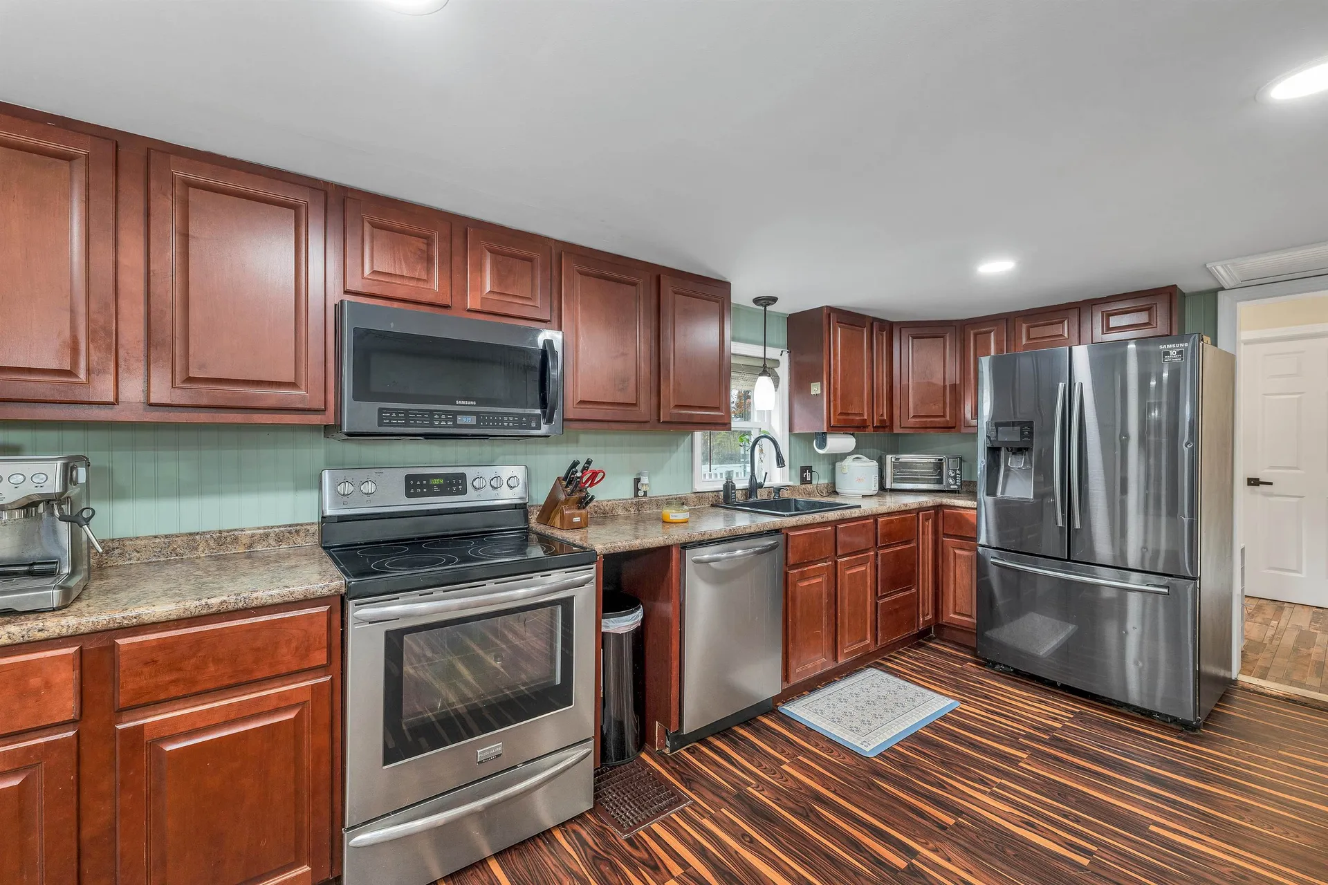 45 Crescent Lane Manchester NH 03109