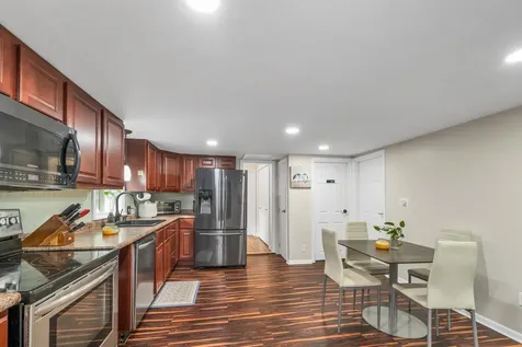 45 Crescent Lane Manchester NH 03109