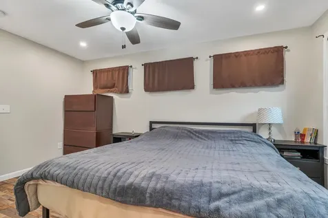 45 Crescent Lane Manchester NH 03109