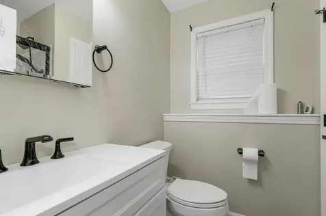 45 Crescent Lane Manchester NH 03109