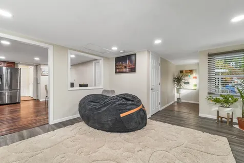 45 Crescent Lane Manchester NH 03109