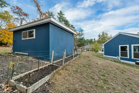 45 Crescent Lane Manchester NH 03109