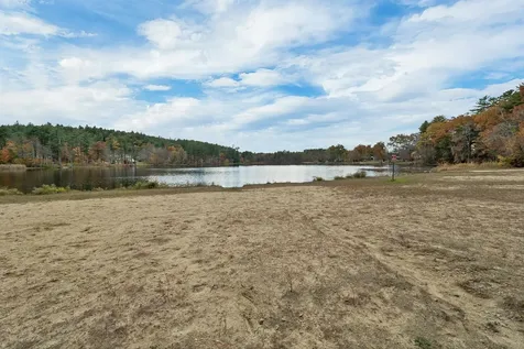 45 Crescent Lane Manchester NH 03109