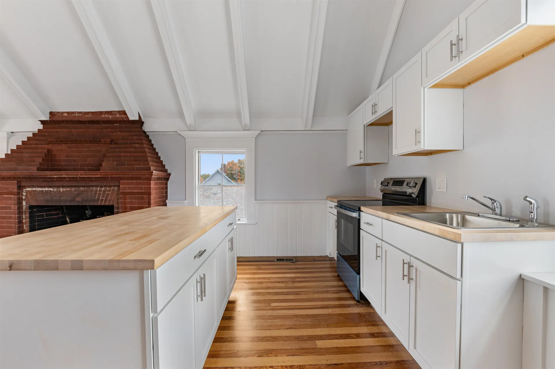 109 Pleasant Street Claremont NH 03743