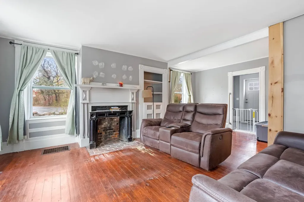 237 2nd Nh Turnpike Hillsborough NH 03244