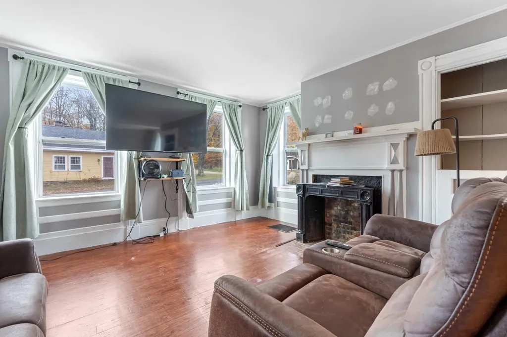 237 2nd Nh Turnpike Hillsborough NH 03244