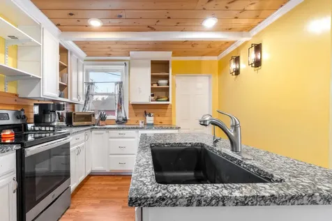 237 2nd Nh Turnpike Hillsborough NH 03244