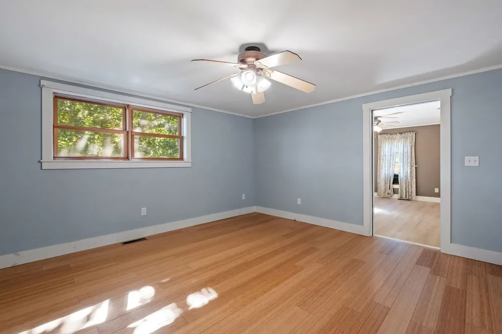 5887 Vt Route 5 S Newbury VT 05051