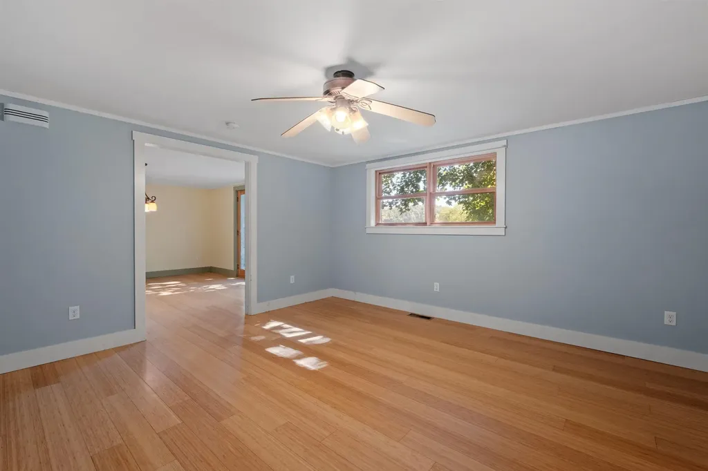 5887 Vt Route 5 S Newbury VT 05051