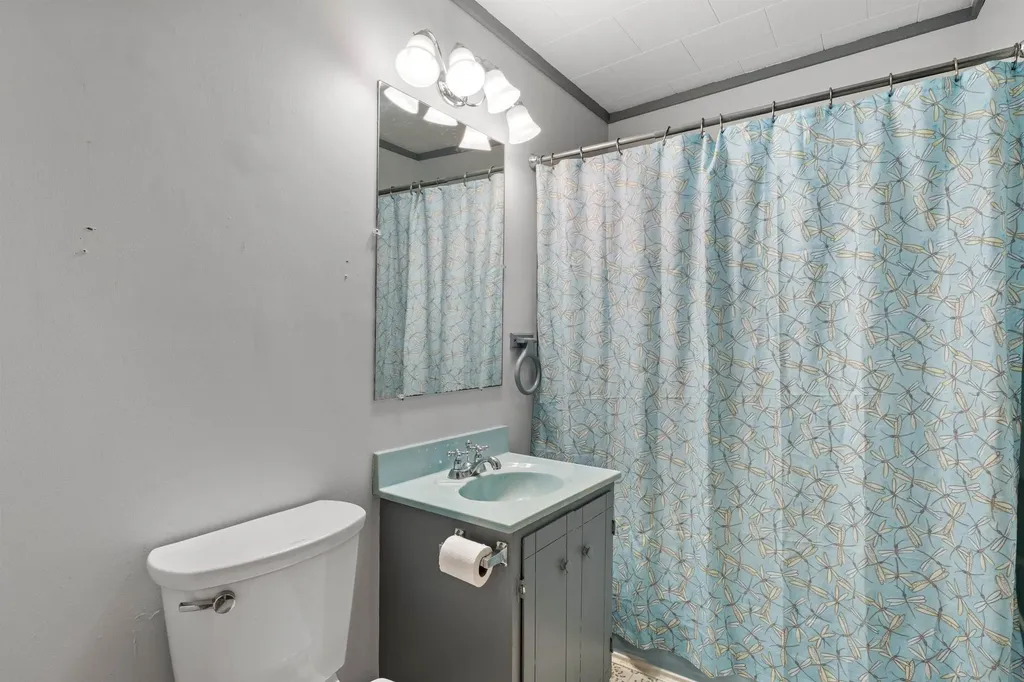 5887 Vt Route 5 S Newbury VT 05051