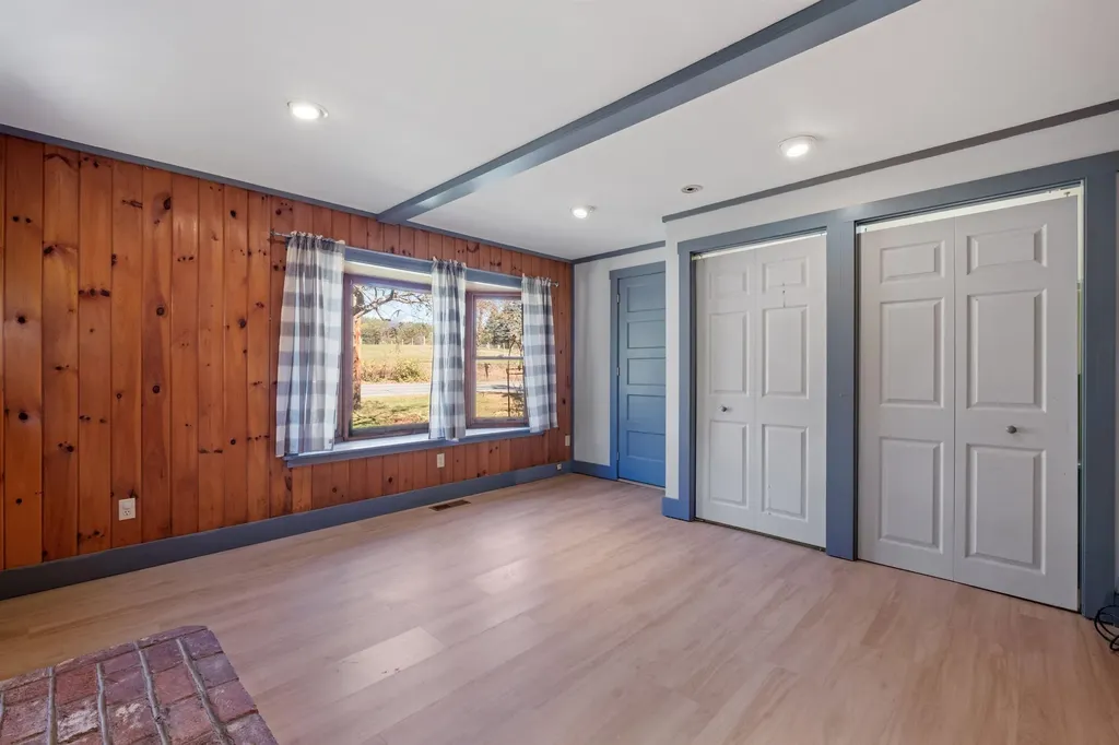 5887 Vt Route 5 S Newbury VT 05051