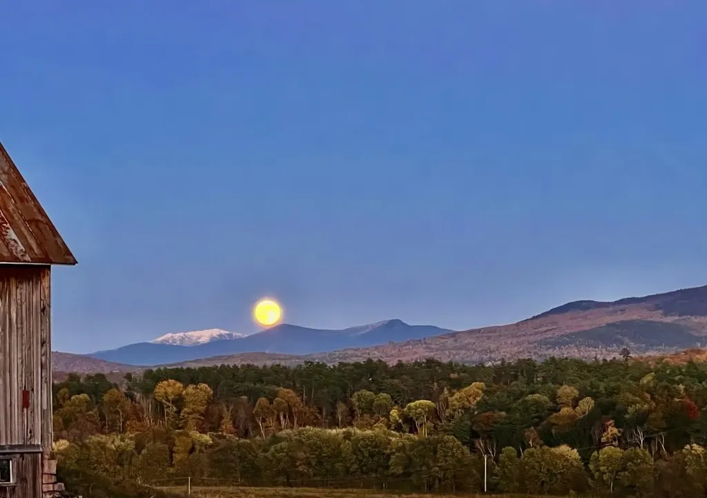 5887 Vt Route 5 S Newbury VT 05051