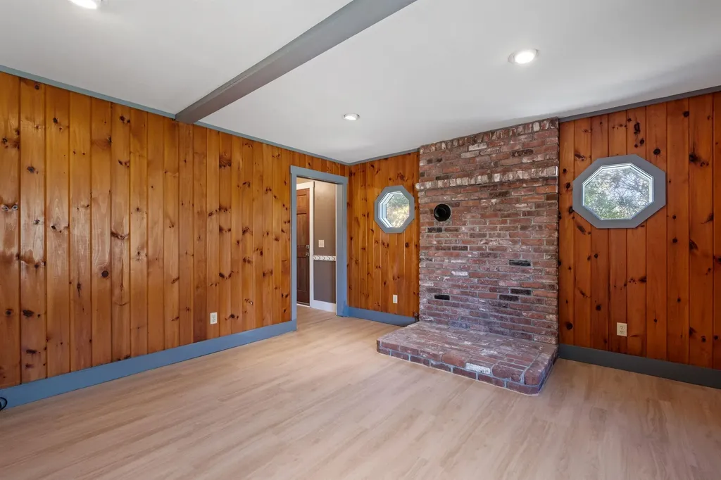 5887 Vt Route 5 S Newbury VT 05051