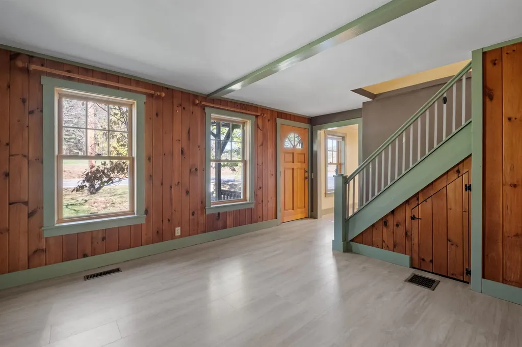 5887 Vt Route 5 S Newbury VT 05051