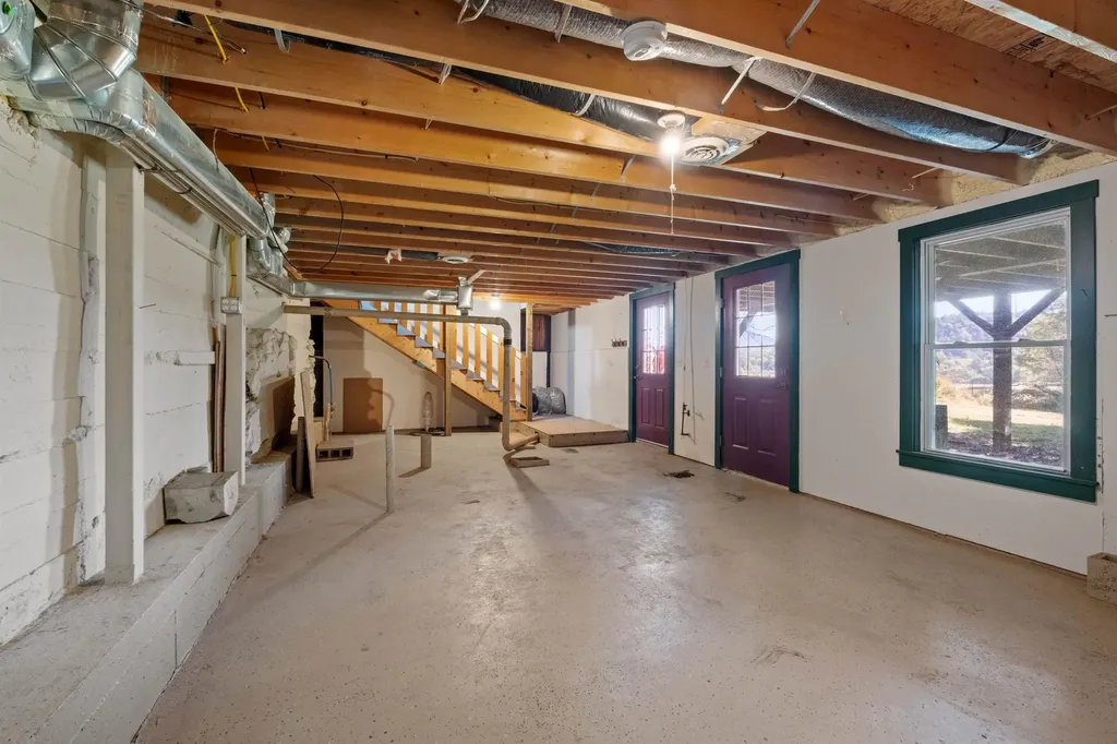 5887 Vt Route 5 S Newbury VT 05051