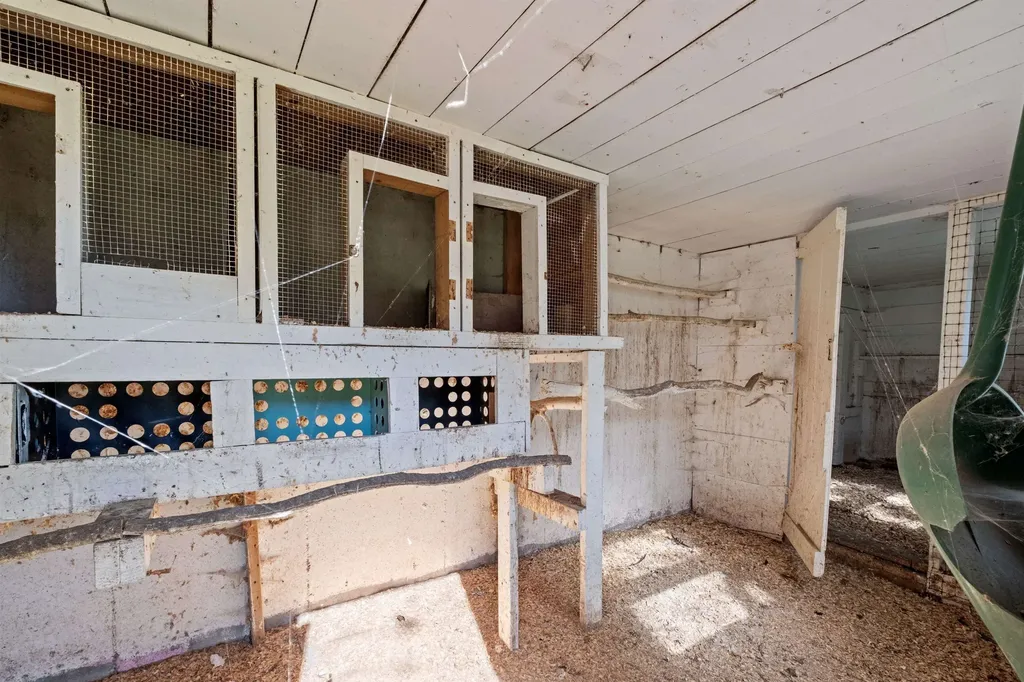 5887 Vt Route 5 S Newbury VT 05051