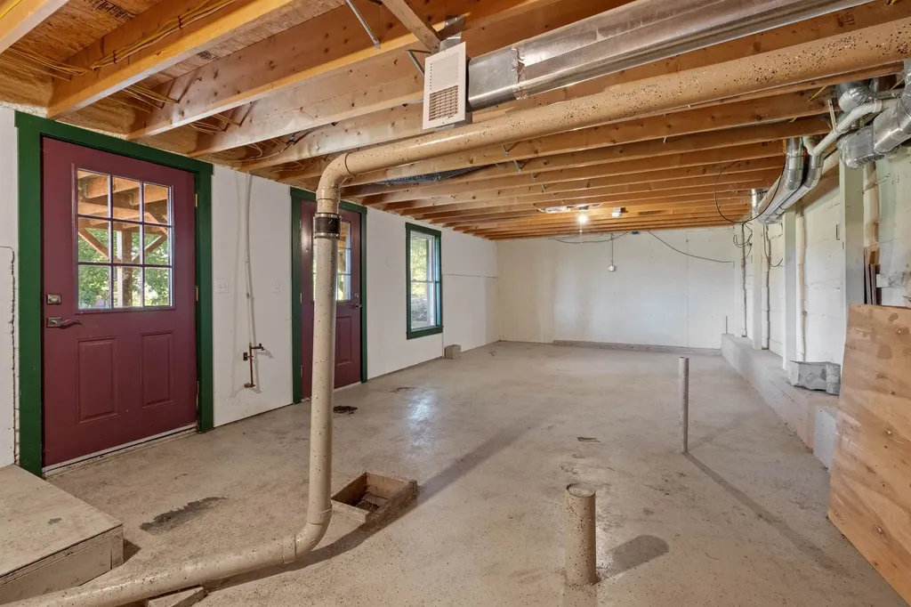 5887 Vt Route 5 S Newbury VT 05051