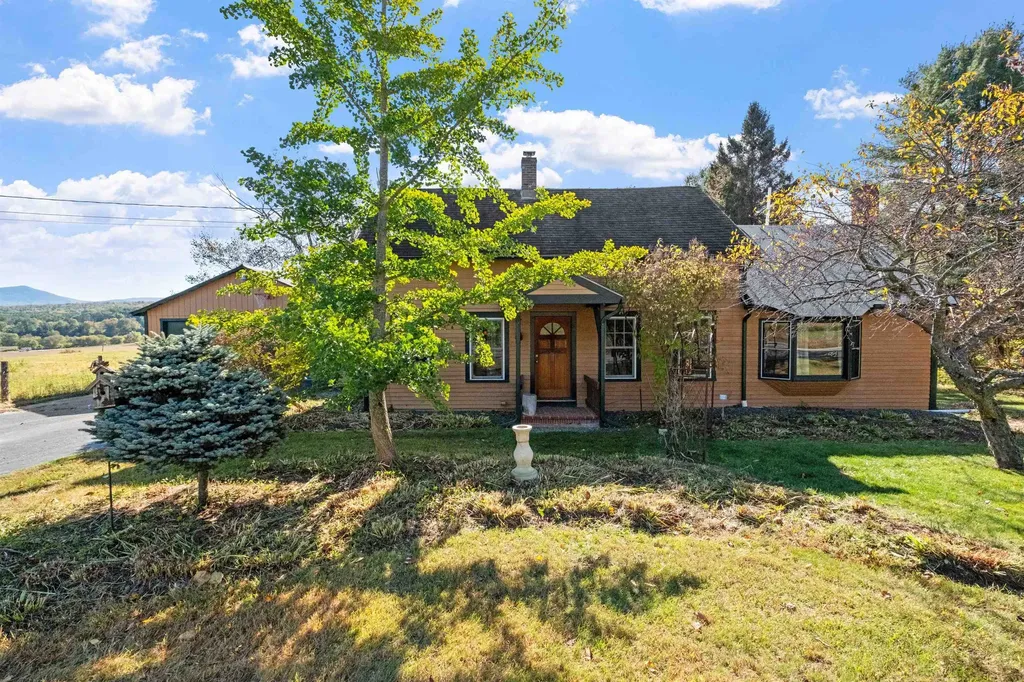 5887 Vt Route 5 S Newbury VT 05051