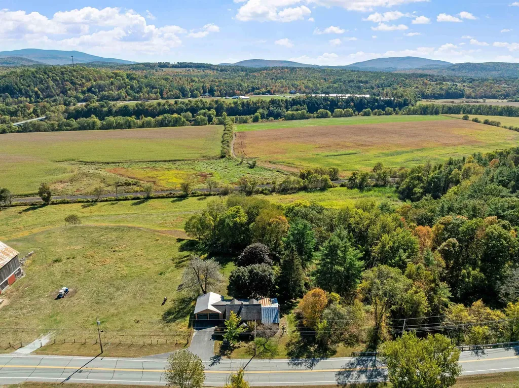 5887 Vt Route 5 S Newbury VT 05051