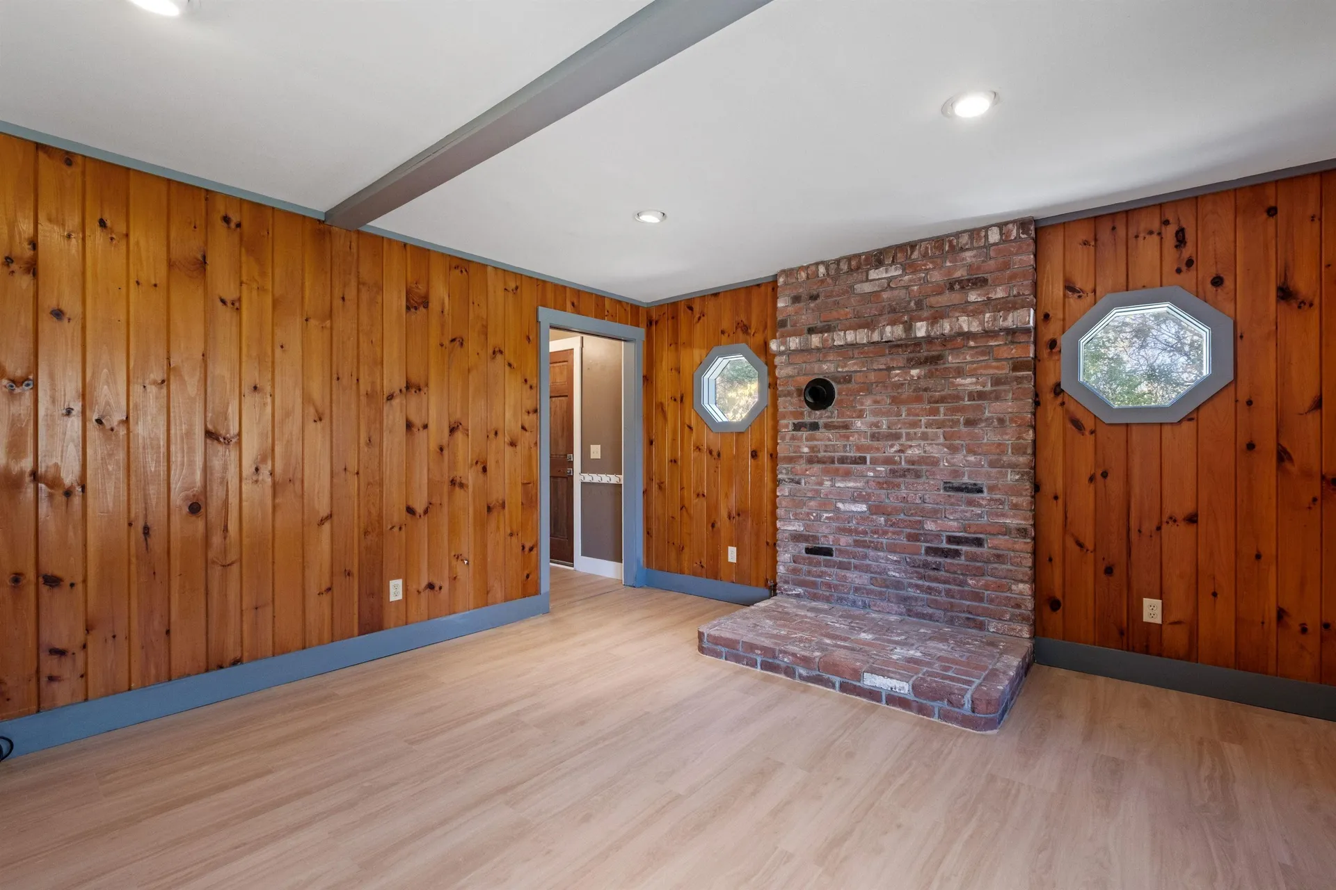 5887 Vt Route 5 S Newbury VT 05051