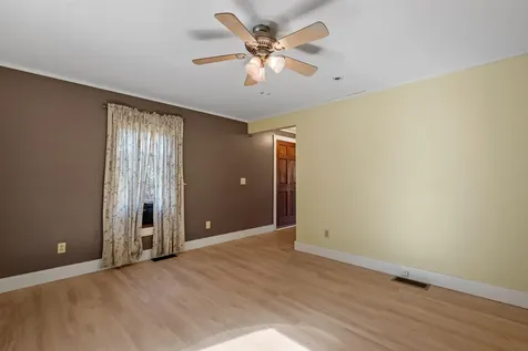 5887 Vt Route 5 S Newbury VT 05051