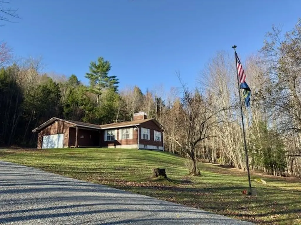 43 Stonefence Road Richmond VT 05477