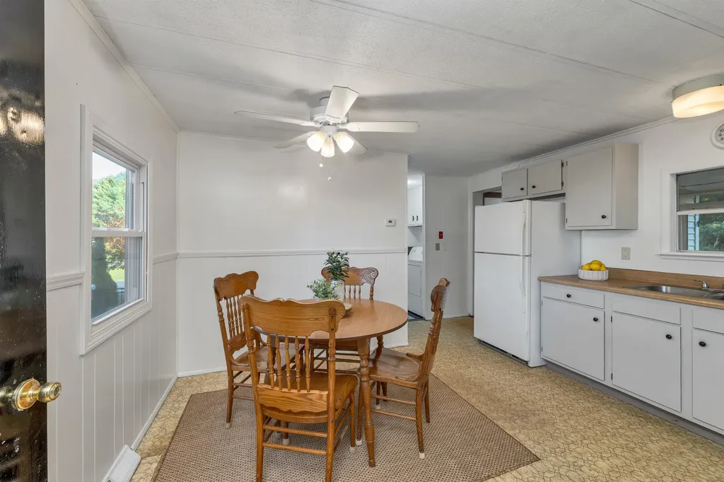 28 Brooks Road Extension Seabrook NH 03874