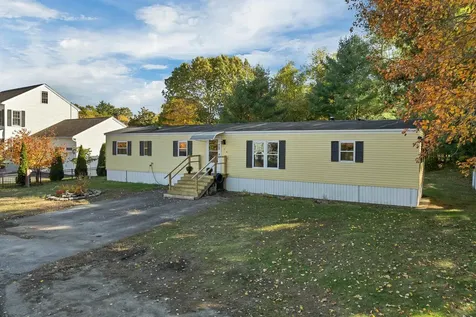 28 Brooks Road Extension Seabrook NH 03874