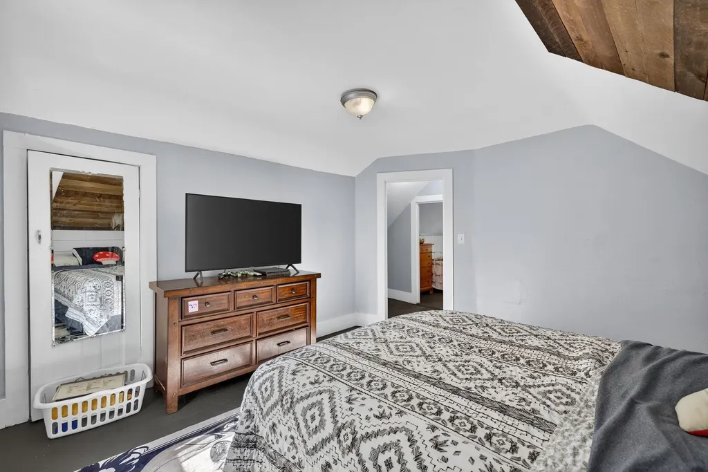 42 Trotting Park Road Farmington NH 03835