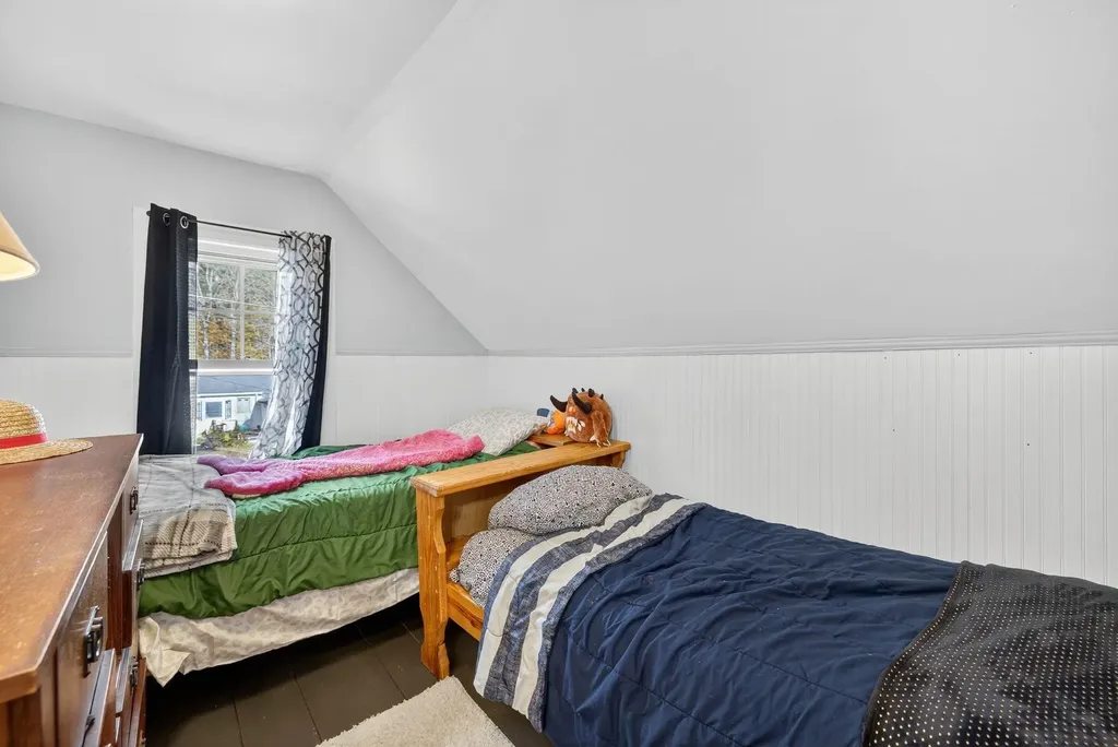 42 Trotting Park Road Farmington NH 03835