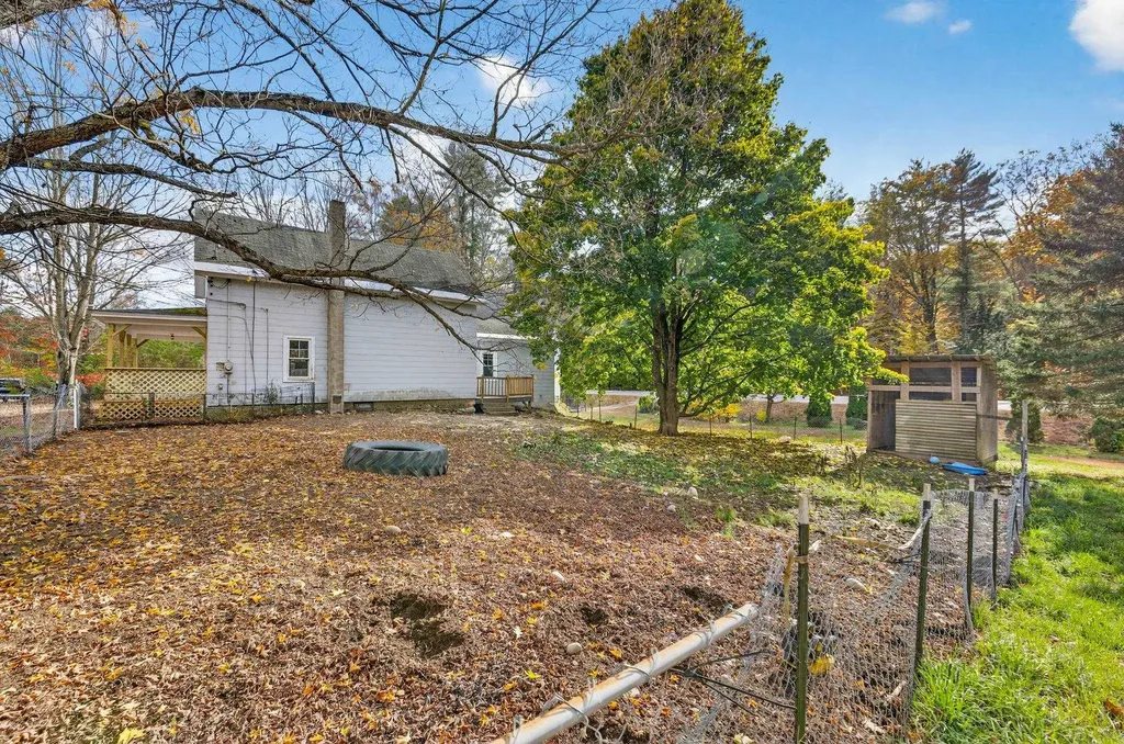 42 Trotting Park Road Farmington NH 03835