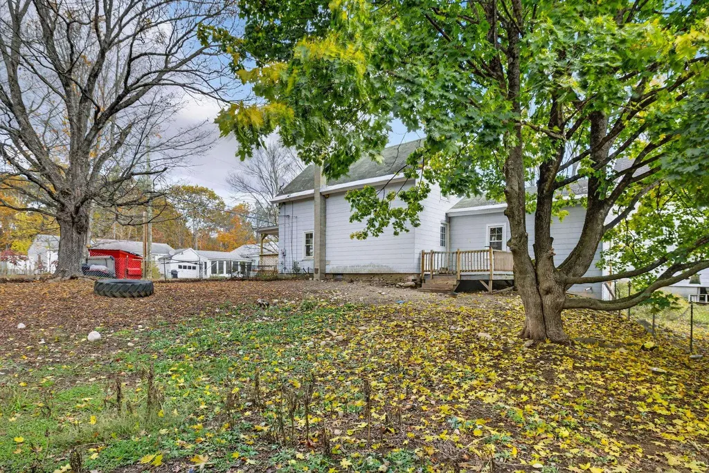 42 Trotting Park Road Farmington NH 03835