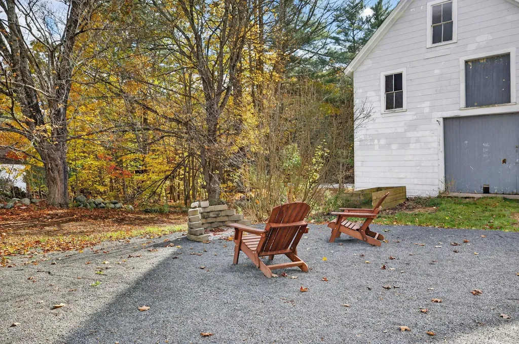 42 Trotting Park Road Farmington NH 03835