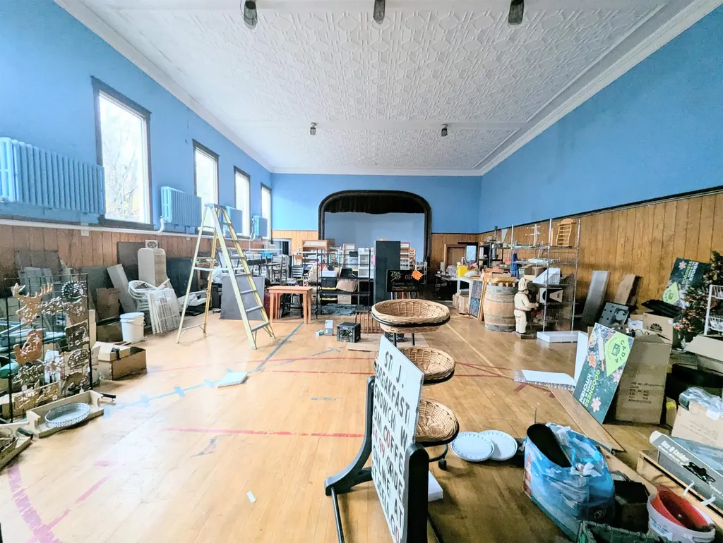 537 Railroad Street St. Johnsbury VT 05819