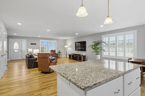 7 Mulberry Lane Hooksett NH 03106