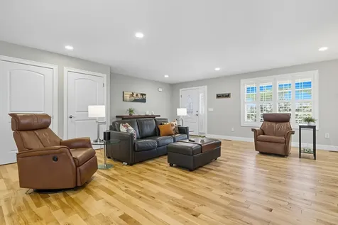 7 Mulberry Lane Hooksett NH 03106