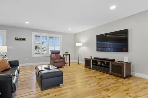 7 Mulberry Lane Hooksett NH 03106