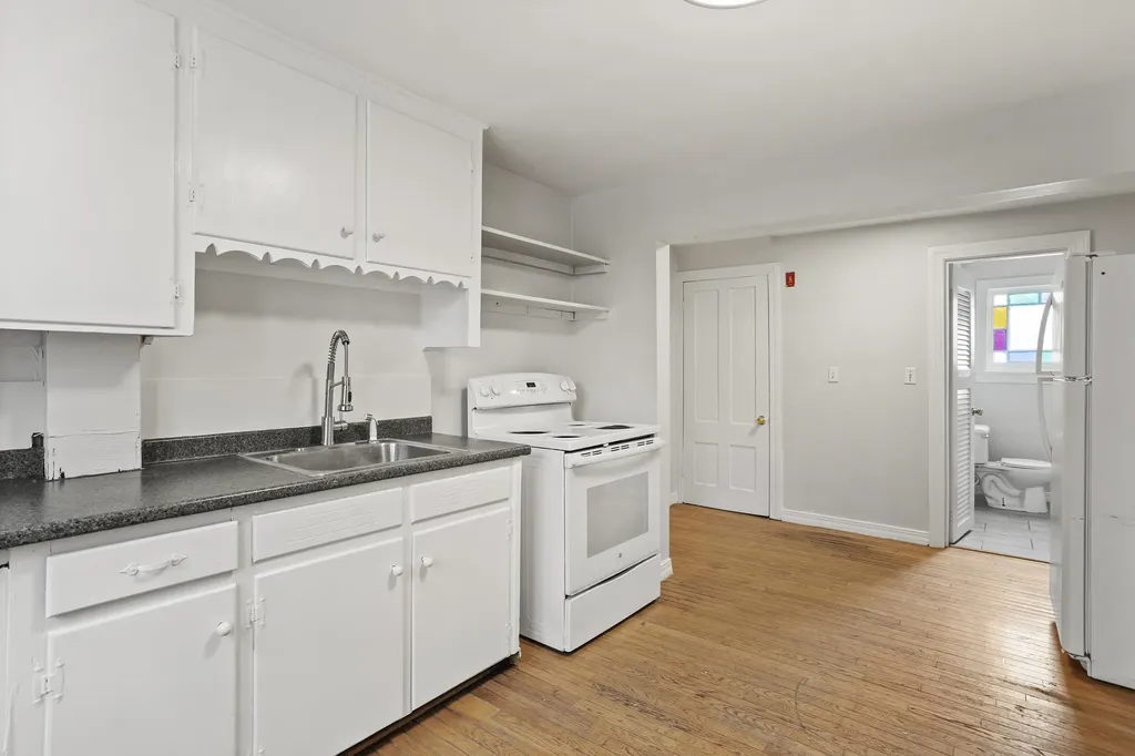 8 Birch Street Derry NH 03038