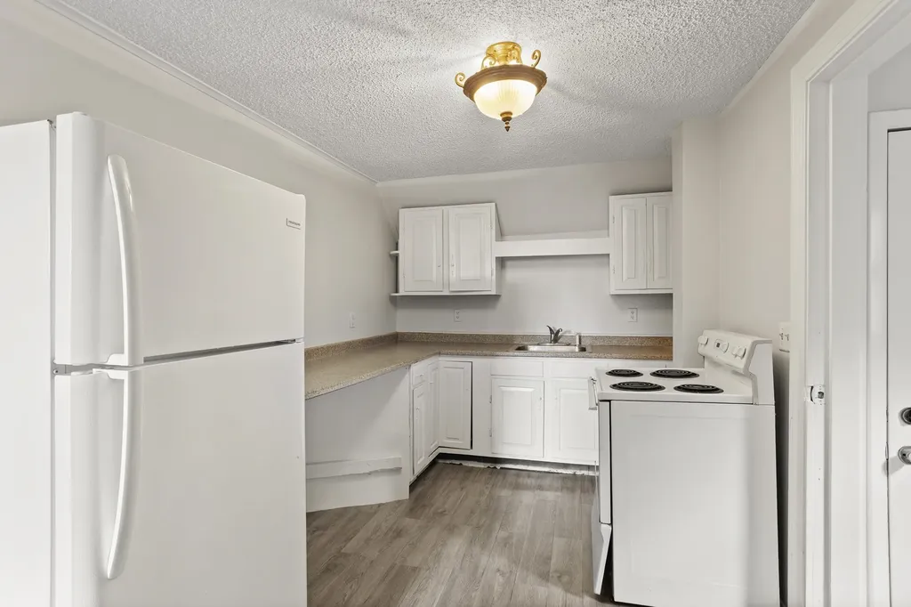 8 Birch Street Derry NH 03038