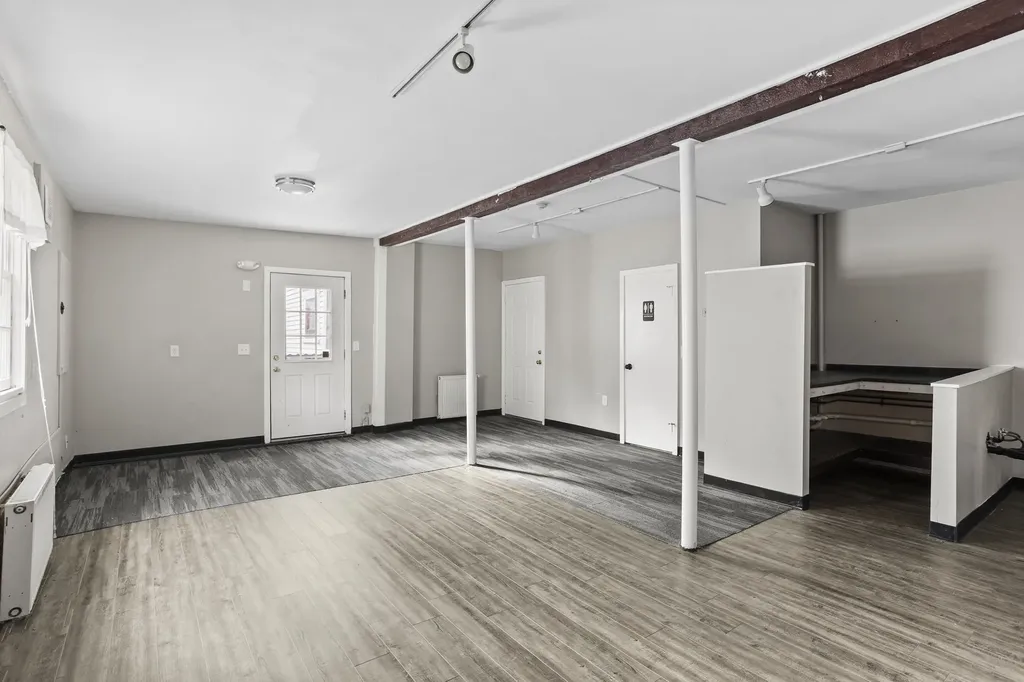 8 Birch Street Derry NH 03038