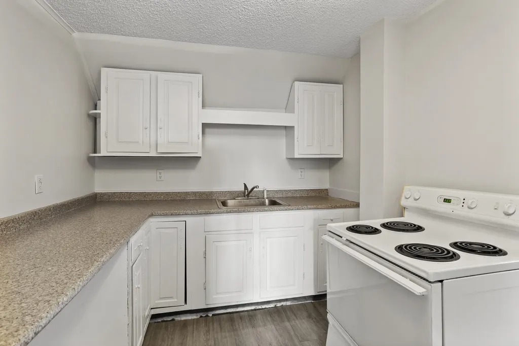 8 Birch Street Derry NH 03038