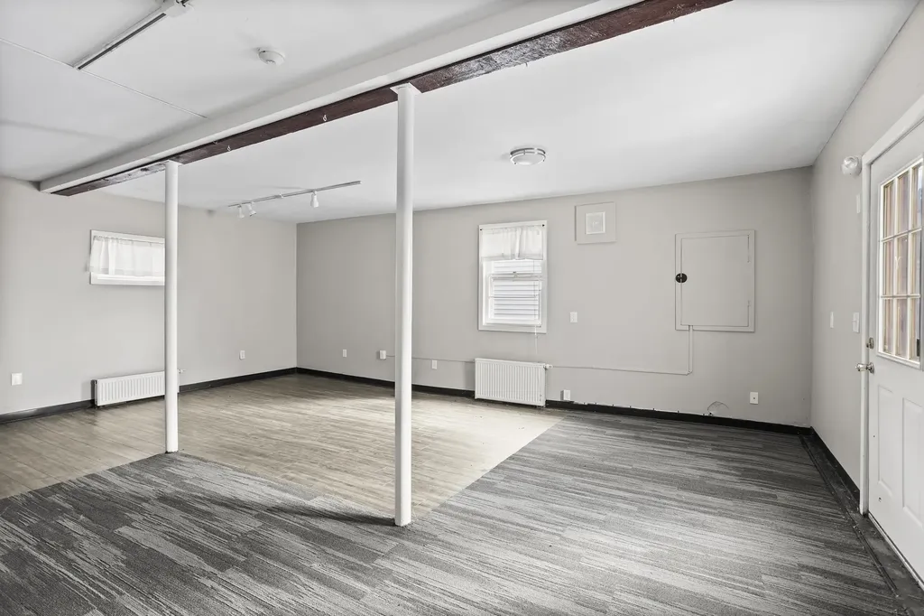 8 Birch Street Derry NH 03038