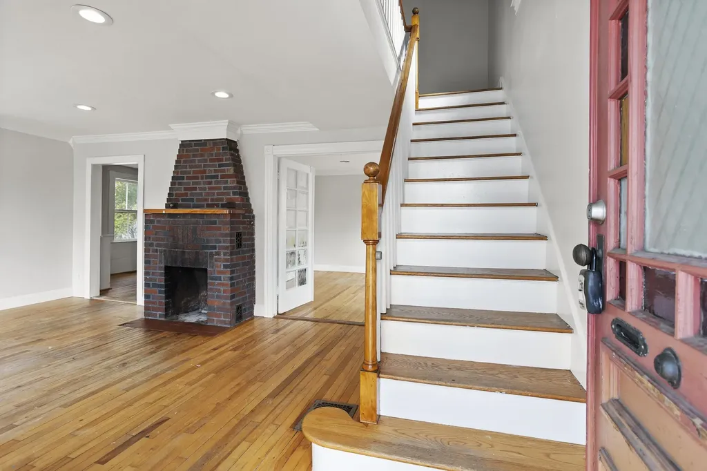 8 Birch Street Derry NH 03038