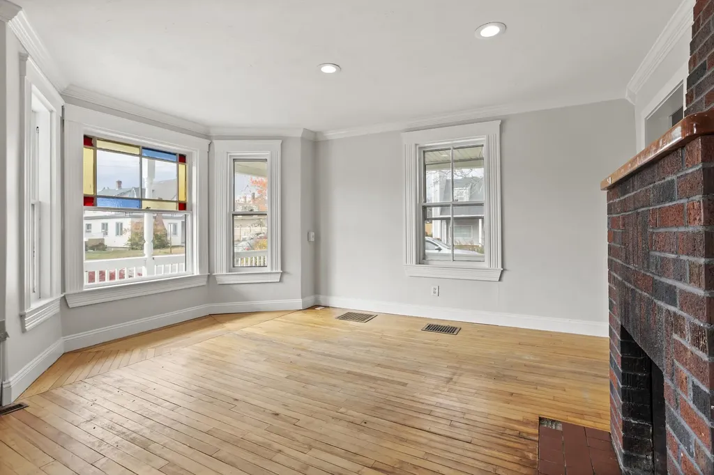 8 Birch Street Derry NH 03038