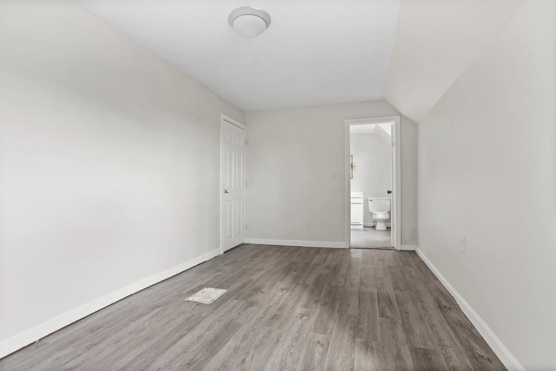 8 Birch Street Derry NH 03038