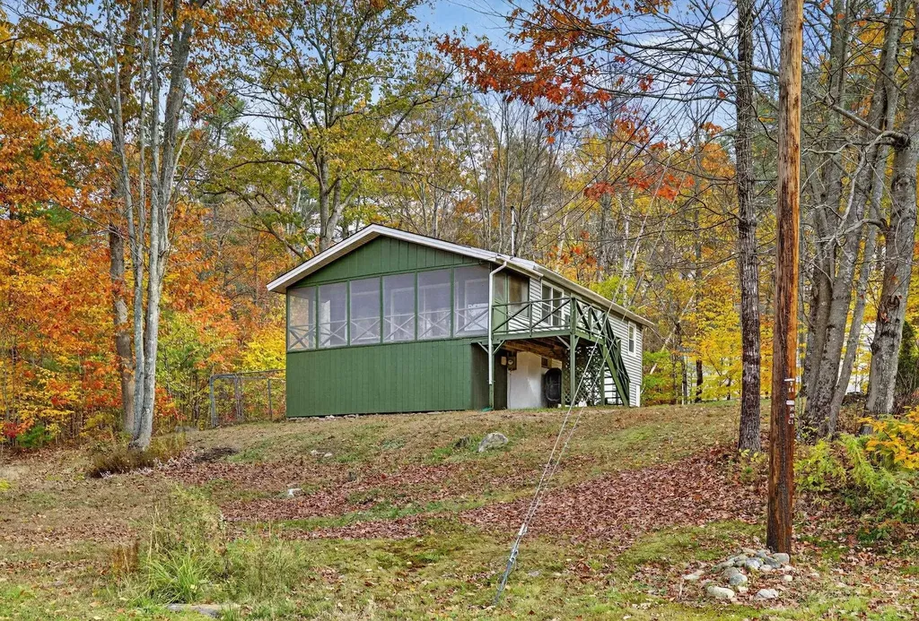 8 Brookwood Drive Barnstead NH 03225