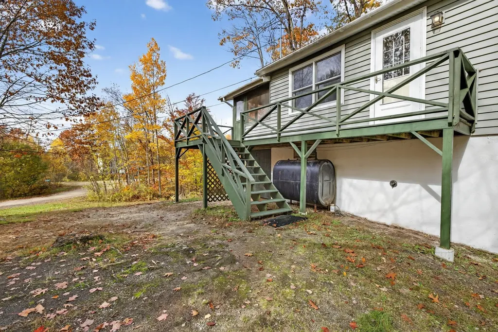 8 Brookwood Drive Barnstead NH 03225