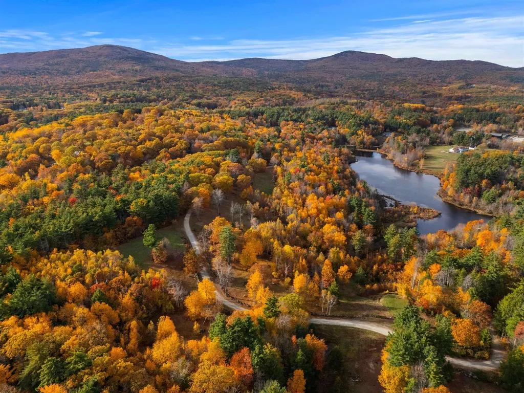 8A Stonegate Farm Road Temple NH 03084